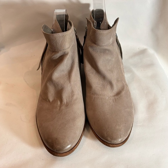 SAM EDELMAN Sz 10 Boots Stacked Heel Supple Leather Double Zipper Closure Ankle - Picture 2 of 7